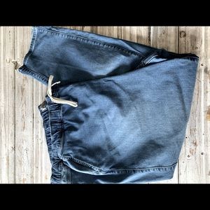 TORRID PULL ON JEANS